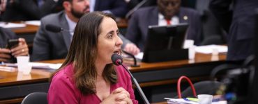 Legisla Brasil avalia Adriana Ventura