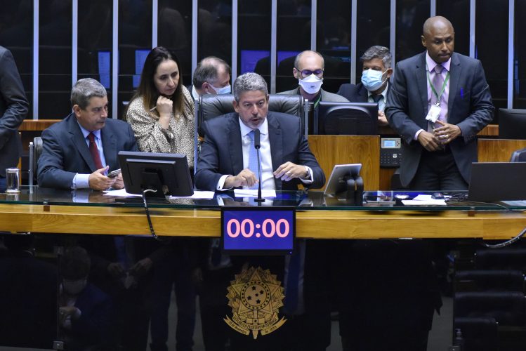 Adriana Ventura na Câmara dos Deputados com presidente, Arthur Lira