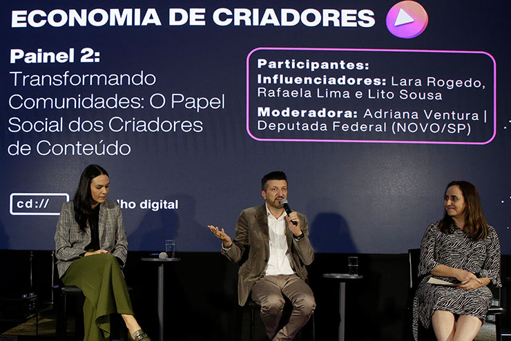 Deputada Adriana Ventura modera painel em evento que reuniu influenciadores digitais e criadores de conteúdo O evento Economia de Criadores de Conteúdo reuniu profissionais que empreendem no mundo digital