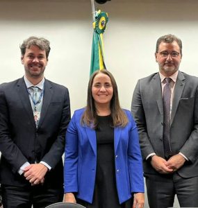 Deputada Adriana Ventura debate inclusão dos mais pobres no orçamento da União, destacando a importância de gerar riqueza e oportunidades.