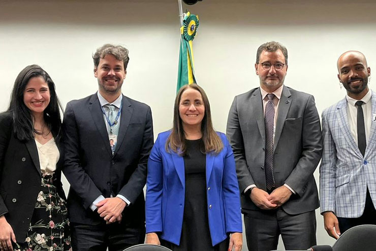 Deputada Adriana Ventura debate inclusão dos mais pobres no orçamento da União, destacando a importância de gerar riqueza e oportunidades.