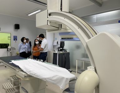 Deputada Adriana Ventura em visita técnica a hospital