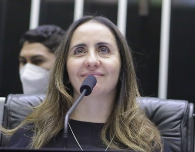 Em setembro, Adriana Ventura apresentou 10 proposições legislativas, incluindo indicações, projetos de lei e requerimentos de informação.